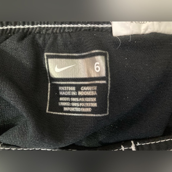 Nike Shorts - Picture 5 of 5